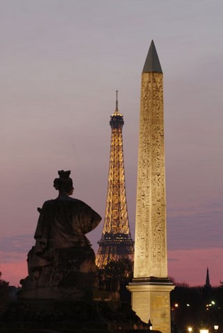 Statue de Strasbourg, Obélisque de Louxor, tour Eiffel,place de la concorde
